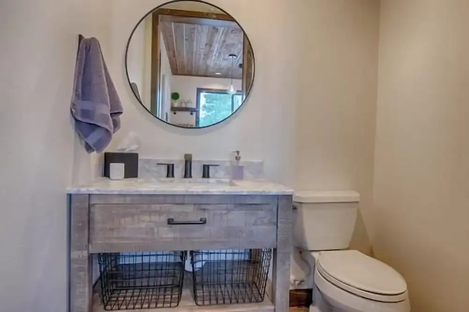 At Whispering Pines 4 Bedroom Home by RedAwning