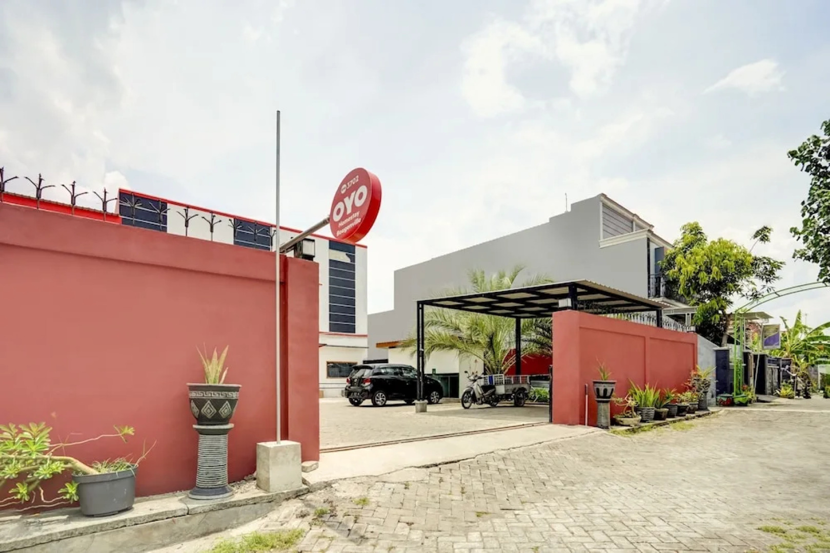 Super OYO 3702 Homestay Bougenville Syariah