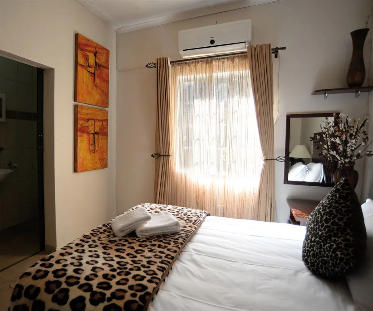 Guest Paradise Lodge