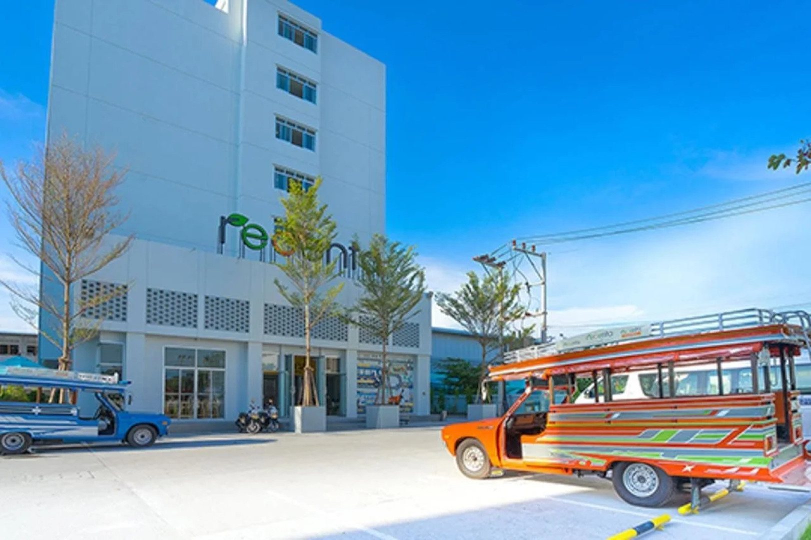 Отель Recenta Suite Phuket Suanluang