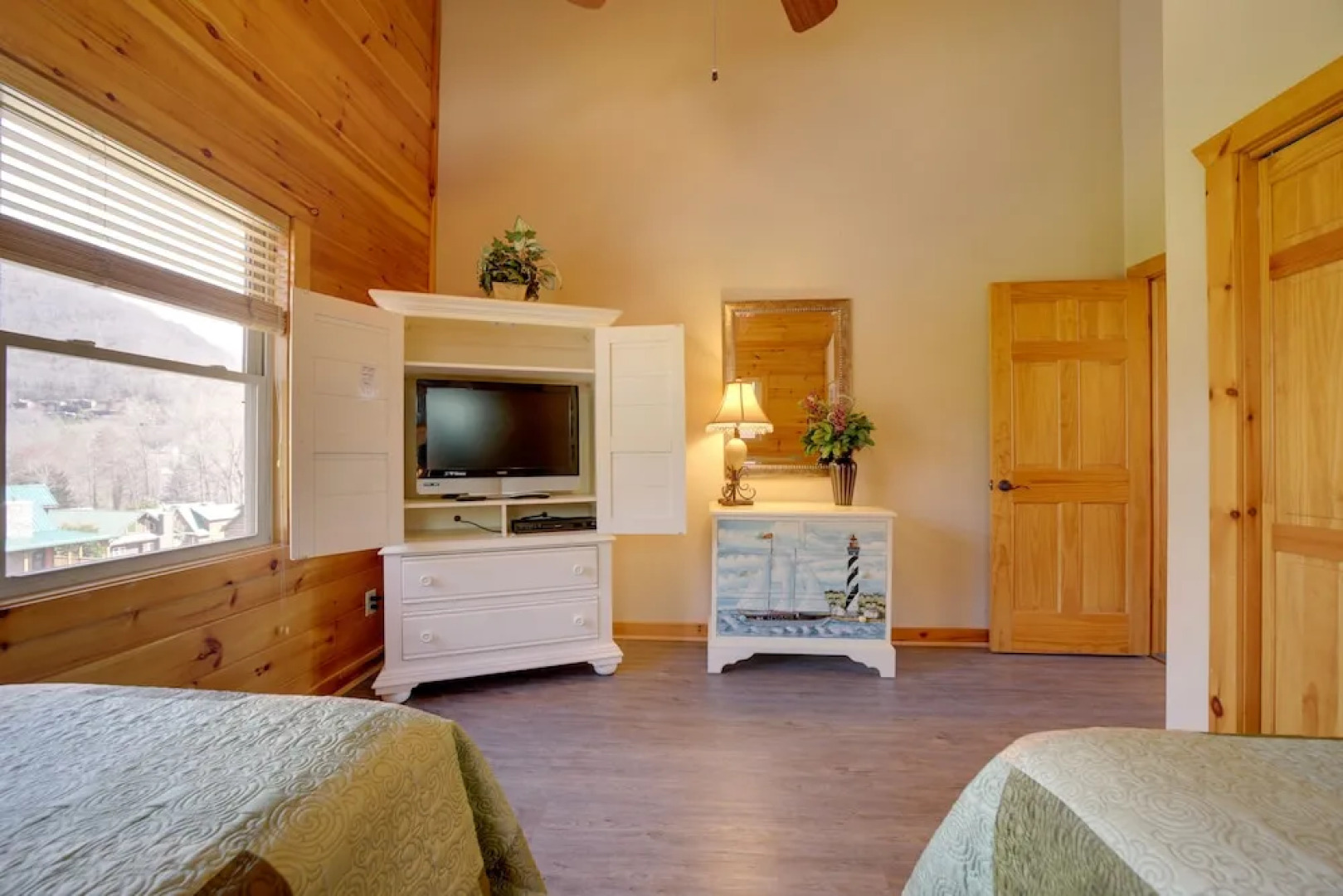 Maggie Valley Cabin w/ Private Hot Tub & Game Room