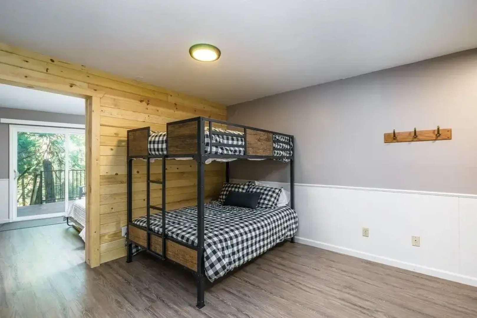 The Treetops - Beautiful Mountain Views Abound When You Stay at The Treetops by Yosemite Region Resorts