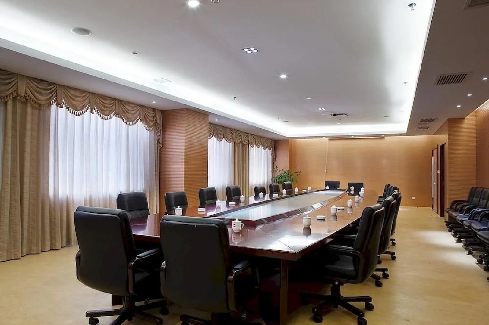 Chengde Tianbao Hotel