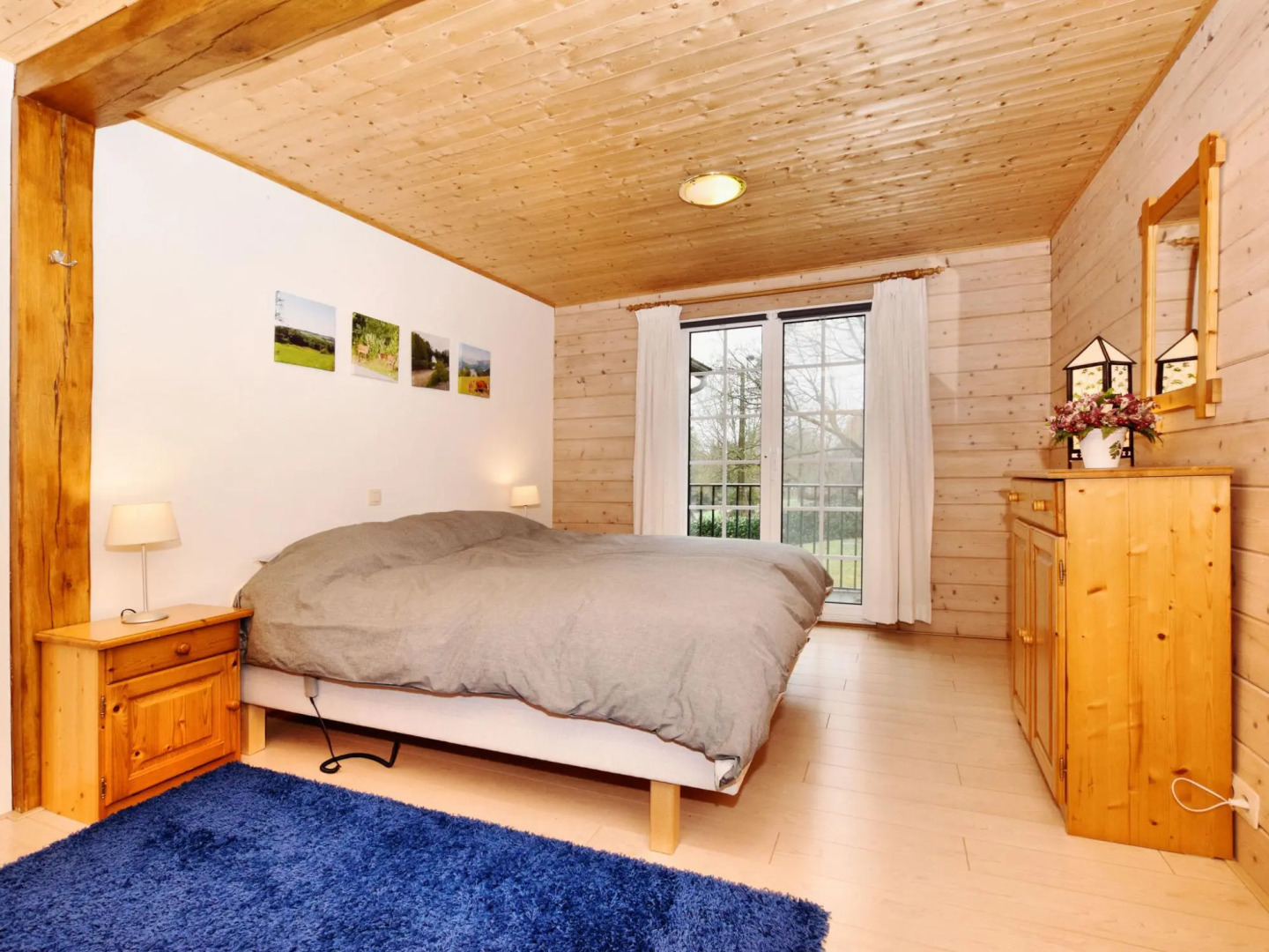 Luxurious chalet in Septon with sauna