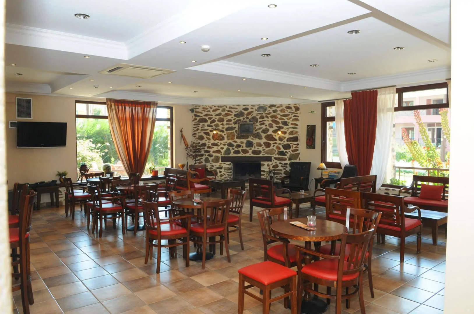 Hotel Nostos