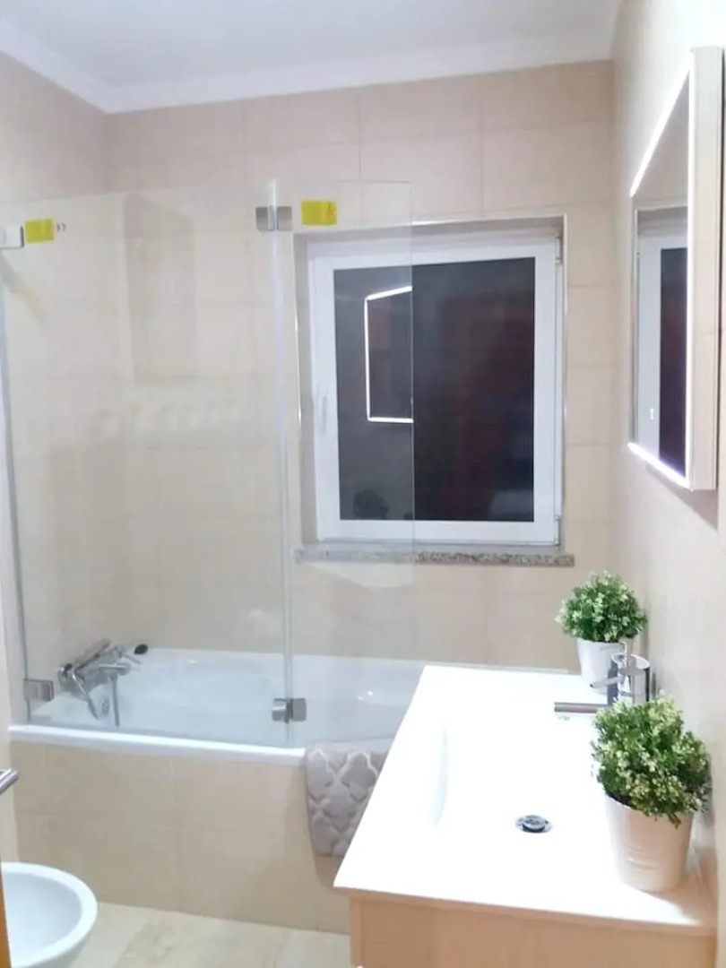 House With 4 Bedrooms in Pêra, With Wonderful Mountain View, Shared Pool, Enclosed Garden