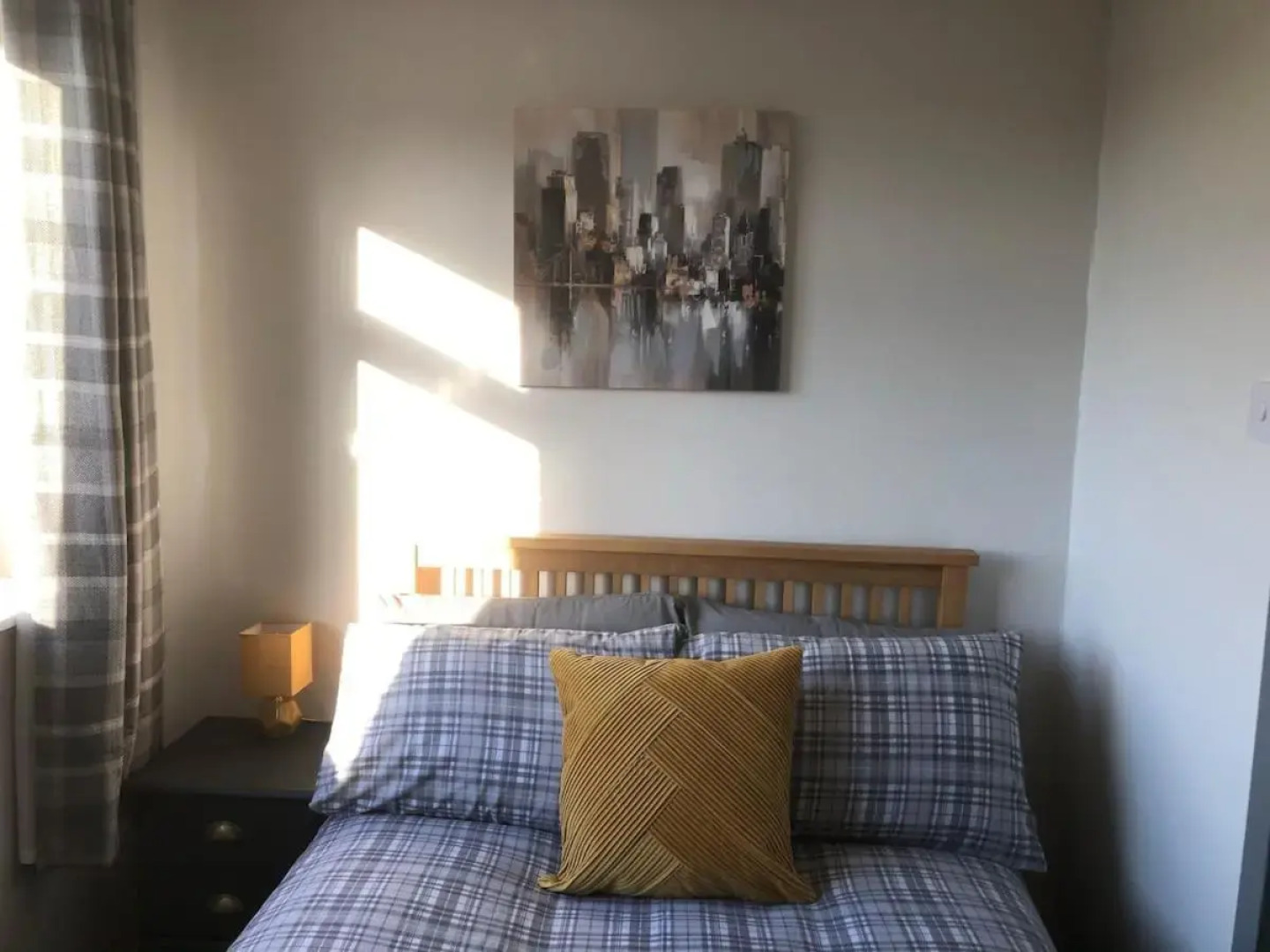 Rowan Place 5 Bedroom Off Street Parking Accommodation