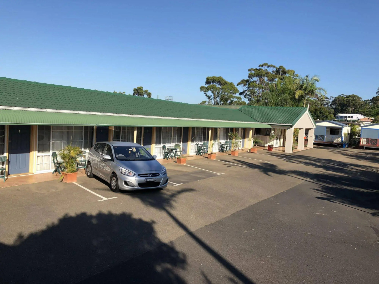 Colonial Palms Motel