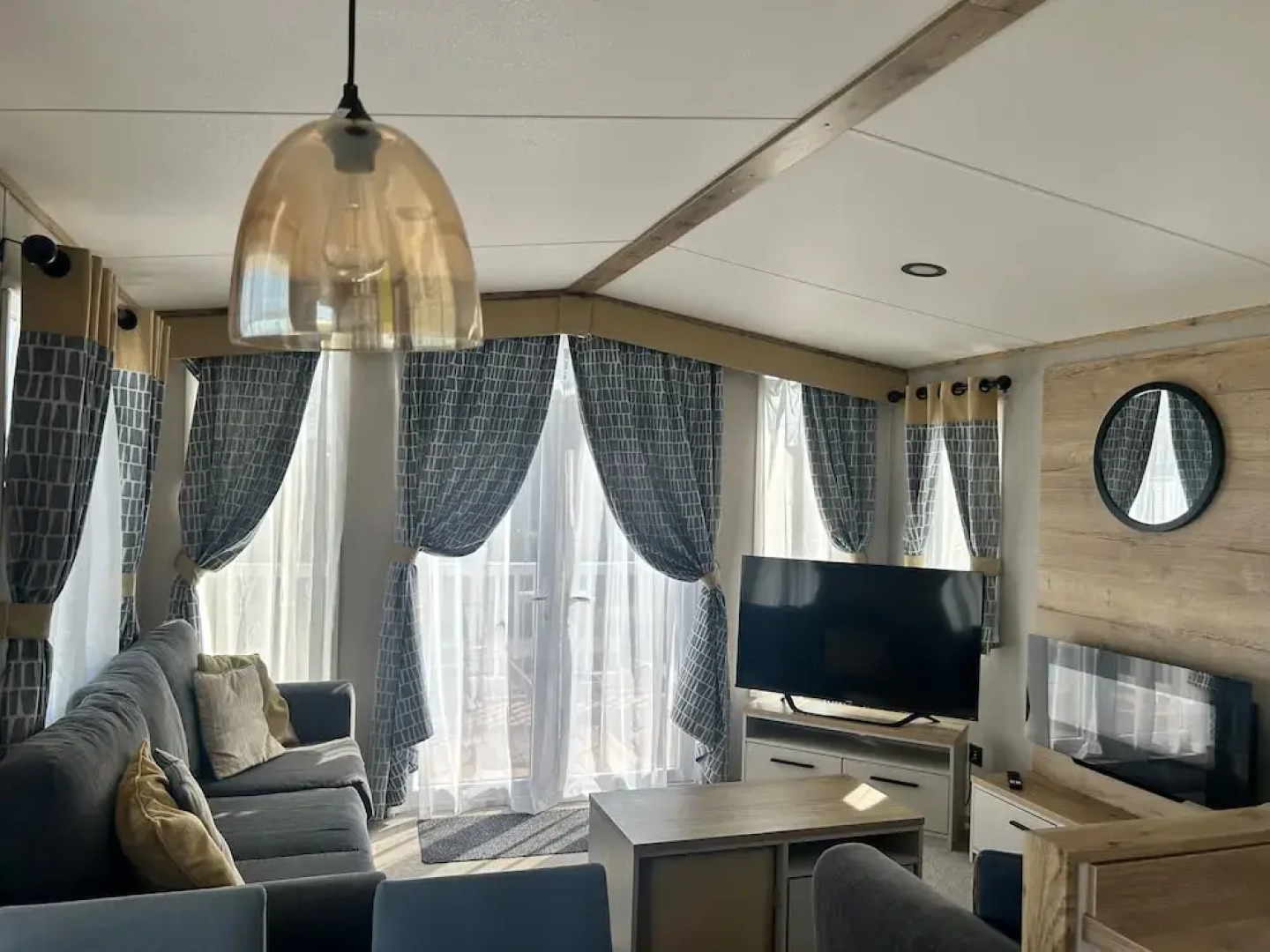 Hafan y Mor Park 3-bed Caravan, Sleeps 8, Pets Ok