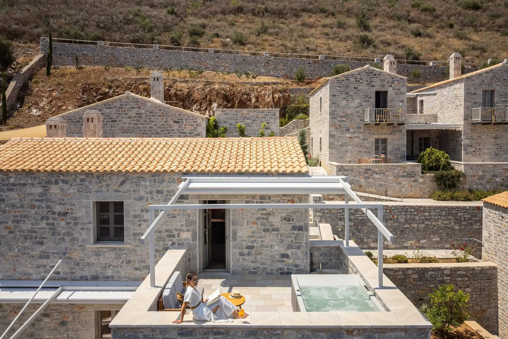 Trapela Limeni Luxury Suites