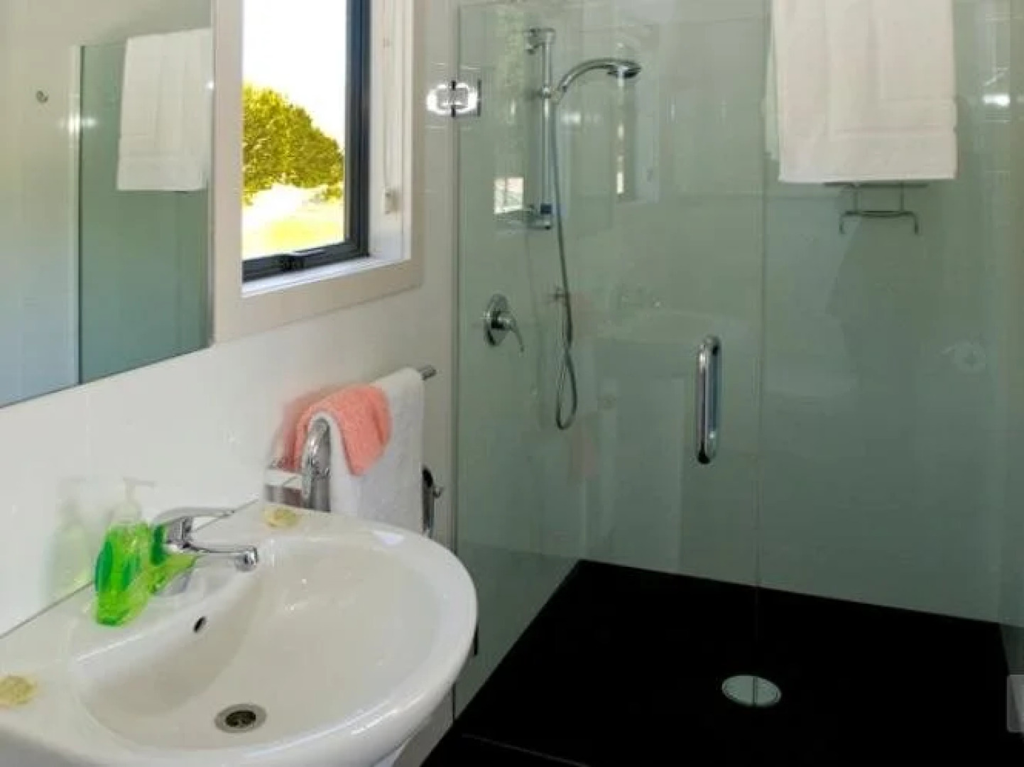 Tin Tub Luxury Lodge