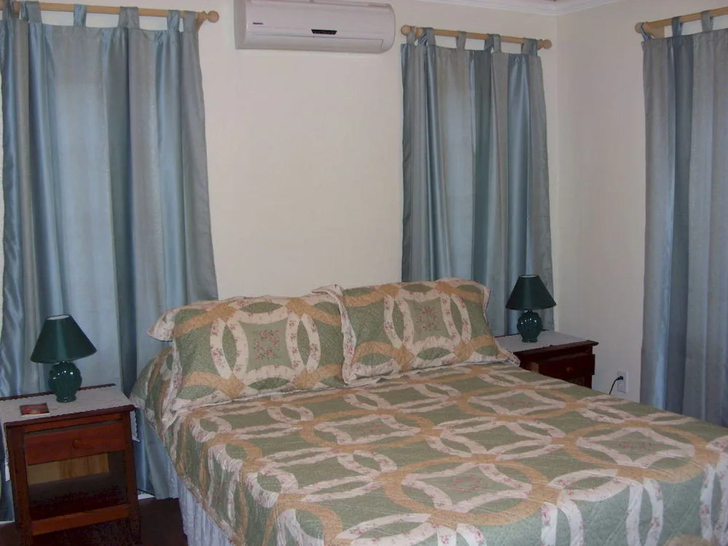 Island Seaside Suites