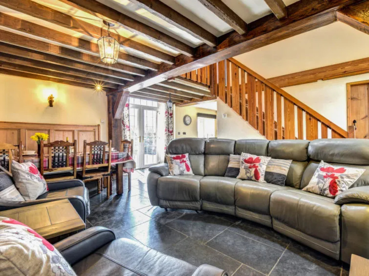 Holiday Home Sgubor y Rhyd