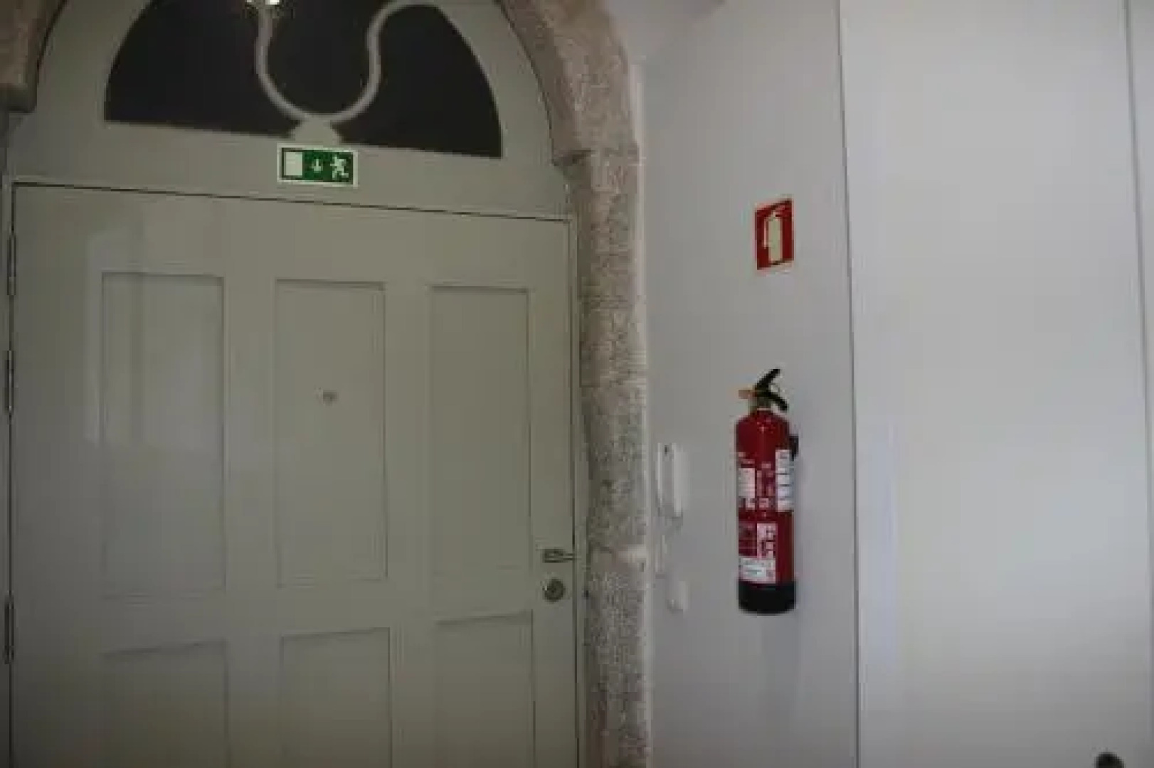 Practical and Comfortable Apartment with Garden