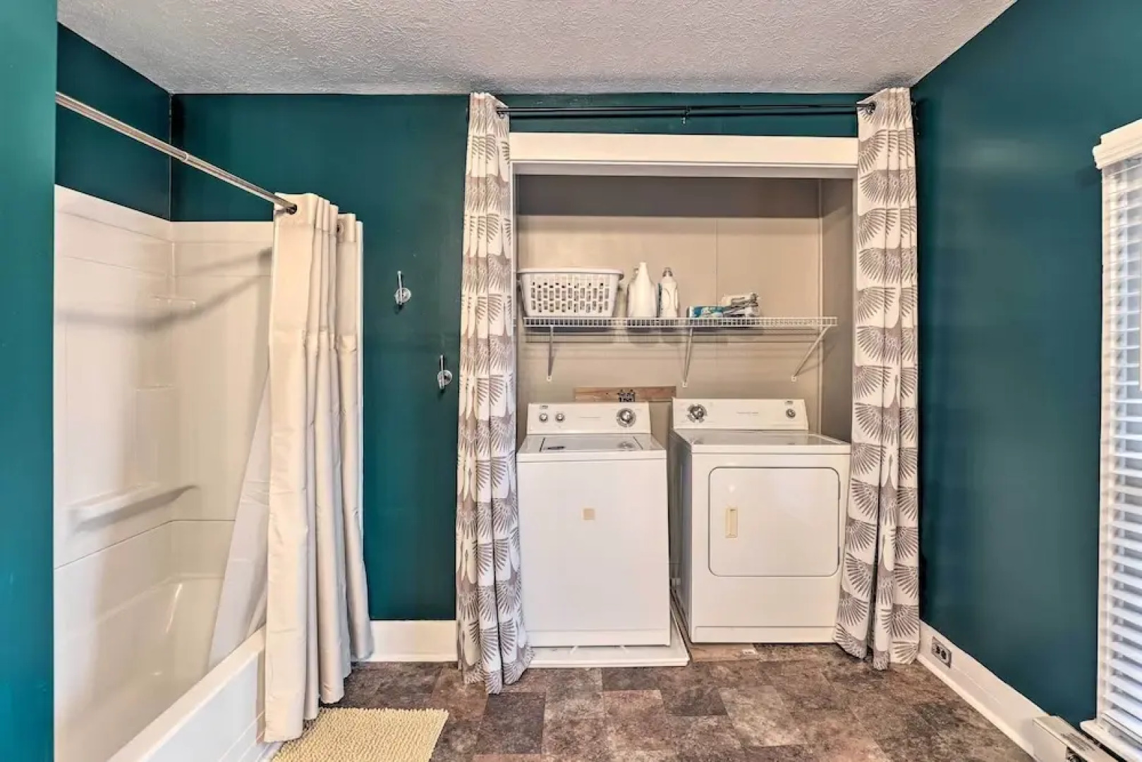 Victorian Home in Penn Yan ~ 1 Mi to Keuka Lake!