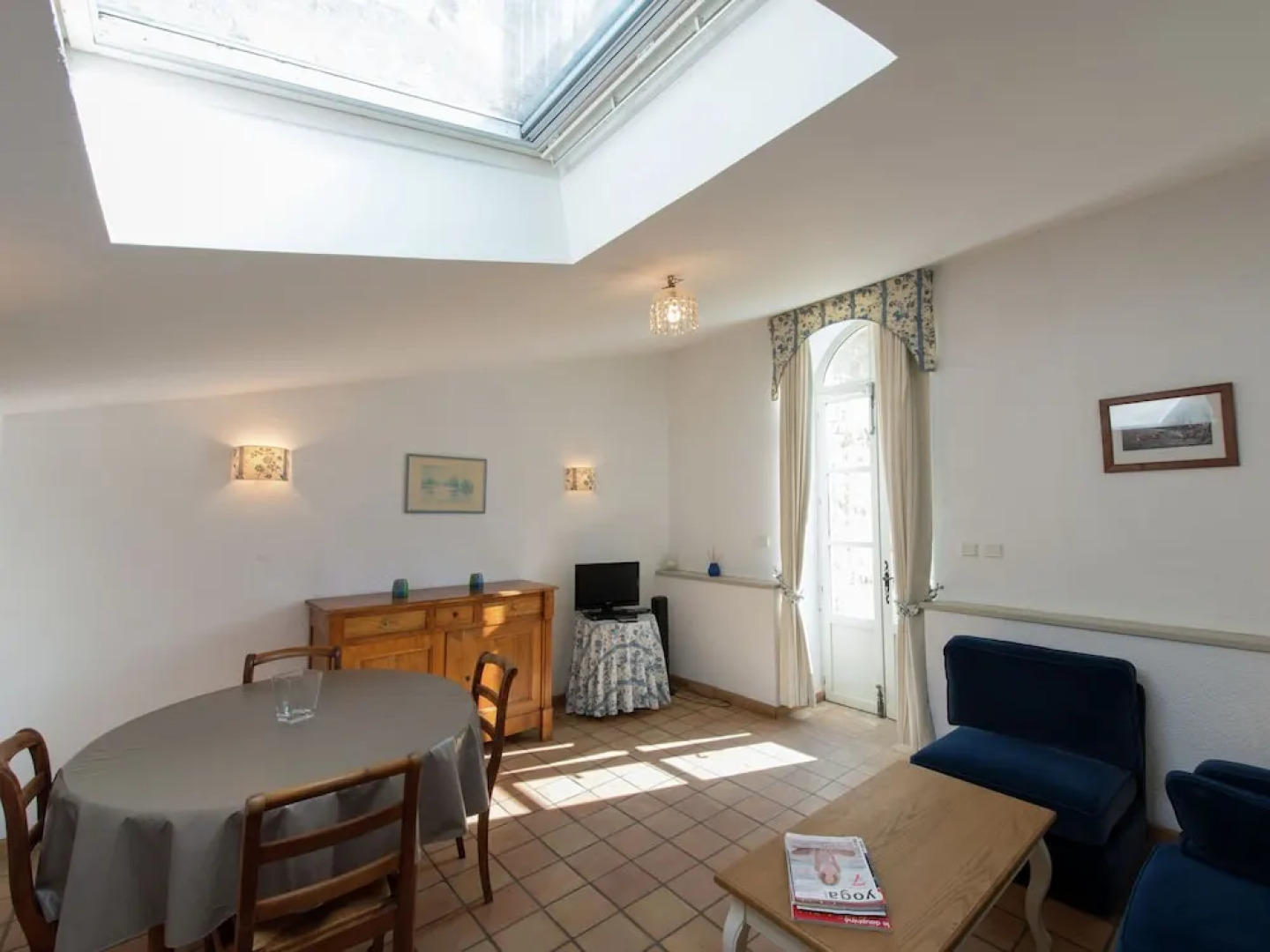 Magnificent Apartment in Castle With Garden, Swimming Pool and Next to Golf