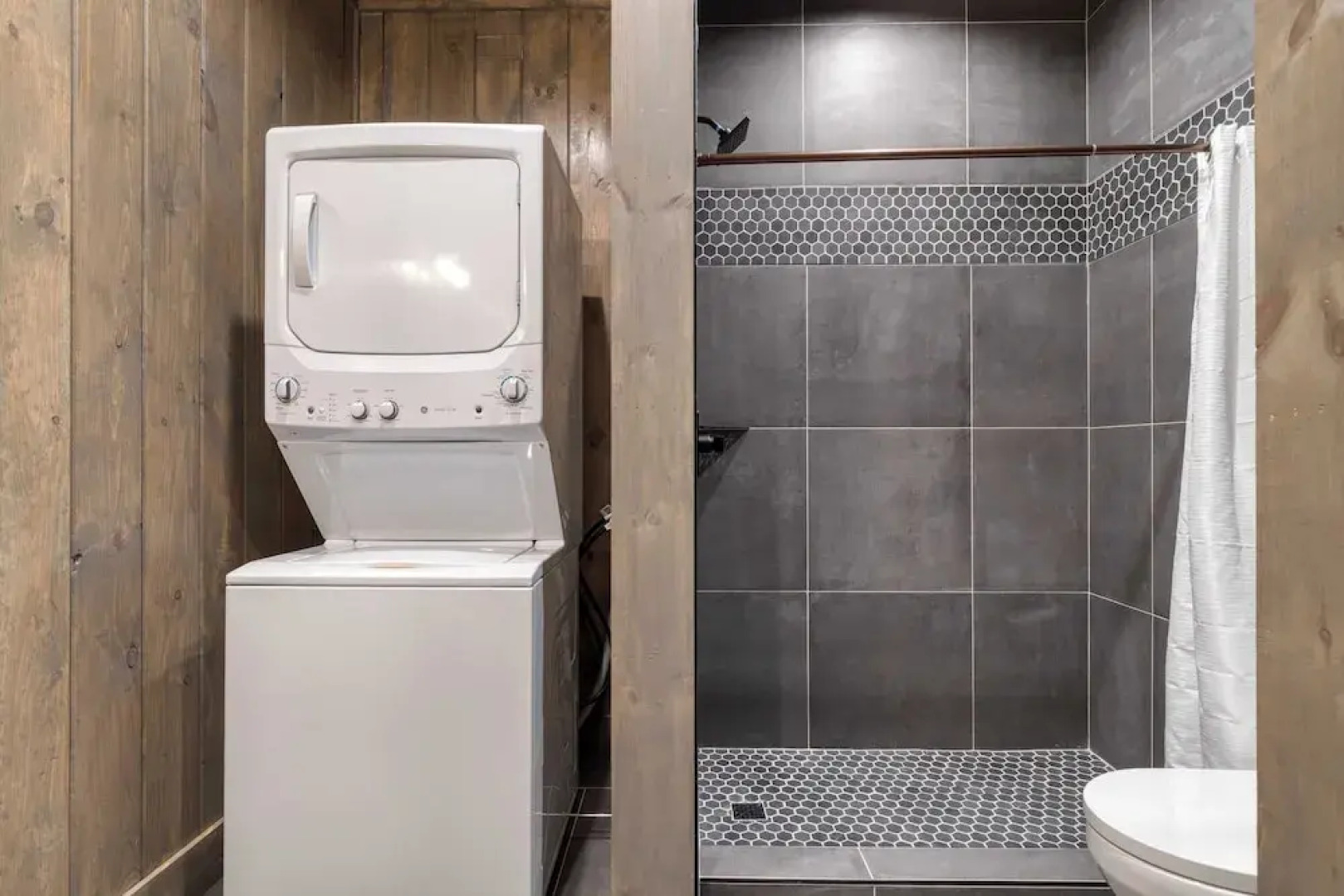 Luxe Cabin w/ Hot Tub, Views & Game Room Sleeps 10 Do Good Holler by Avantstay