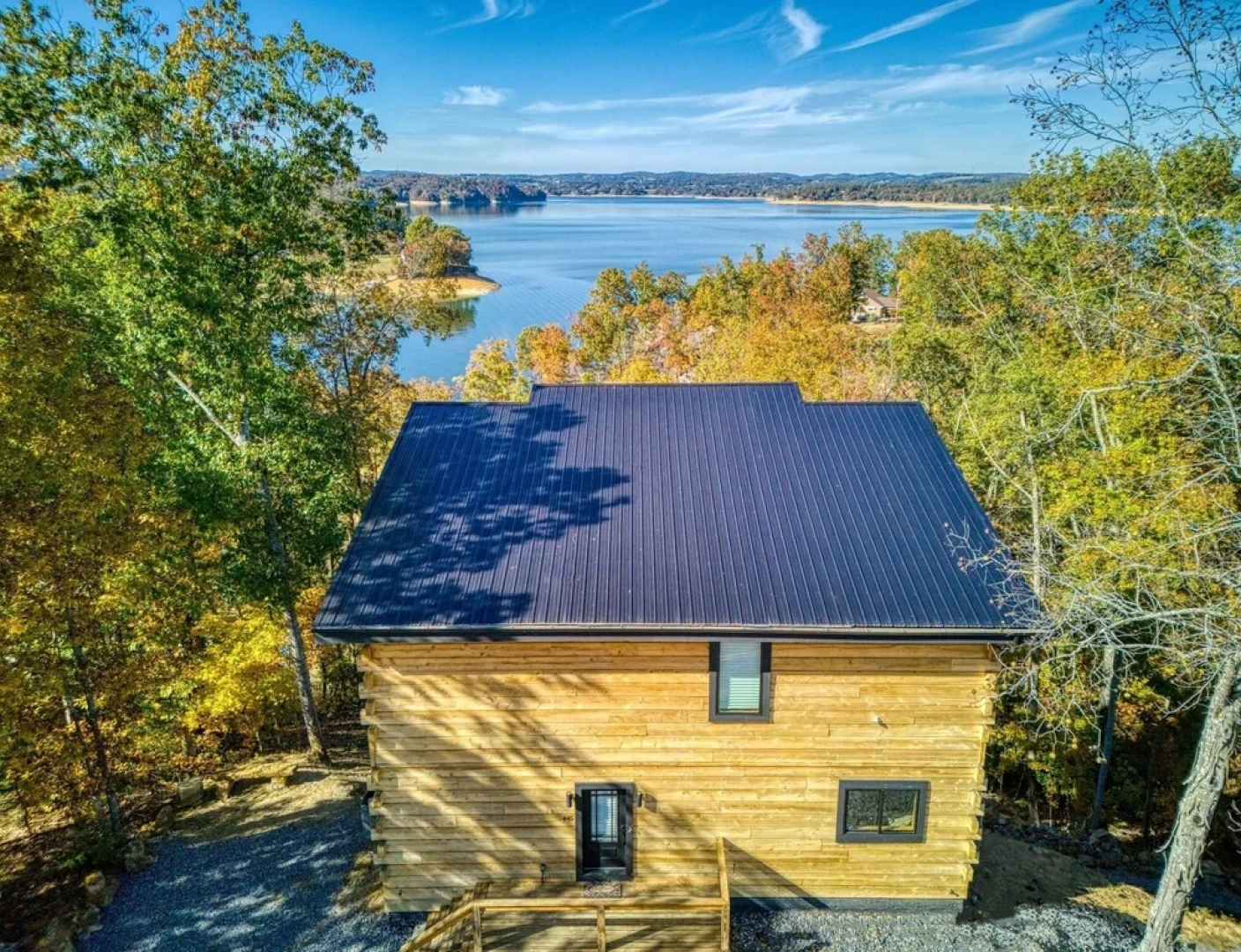 Smoky Lake Retreat 3 Bedroom Cabin by RedAwning
