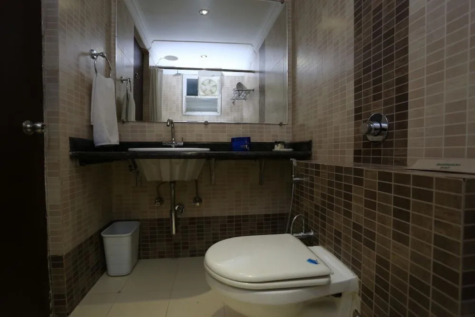 OYO 1437 near Russel Chowk