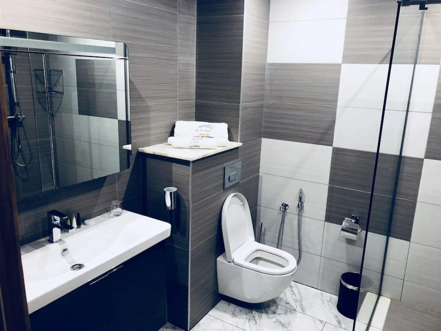 The Streamliner Hotel Apartment