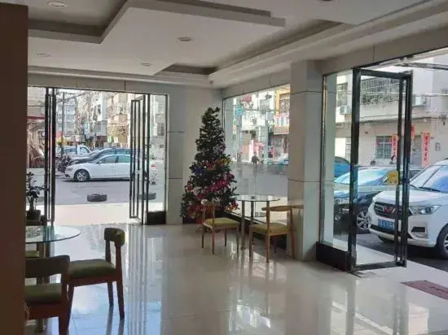 Grid Inn (Lingshan Liufeng)