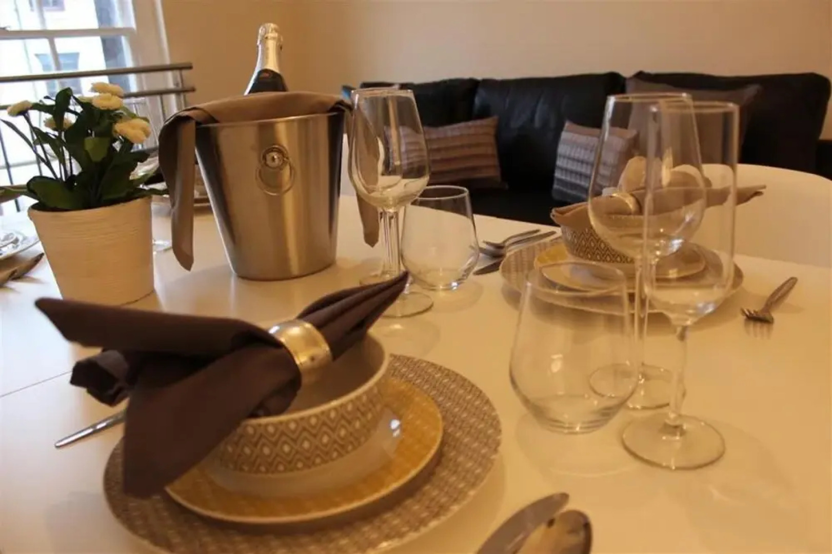 The Glyndwr - Berwyn House - Central Wrexham - Sleeps Up To 6