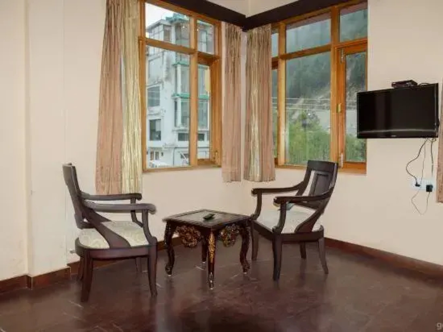 Red Inn by OYO Rooms