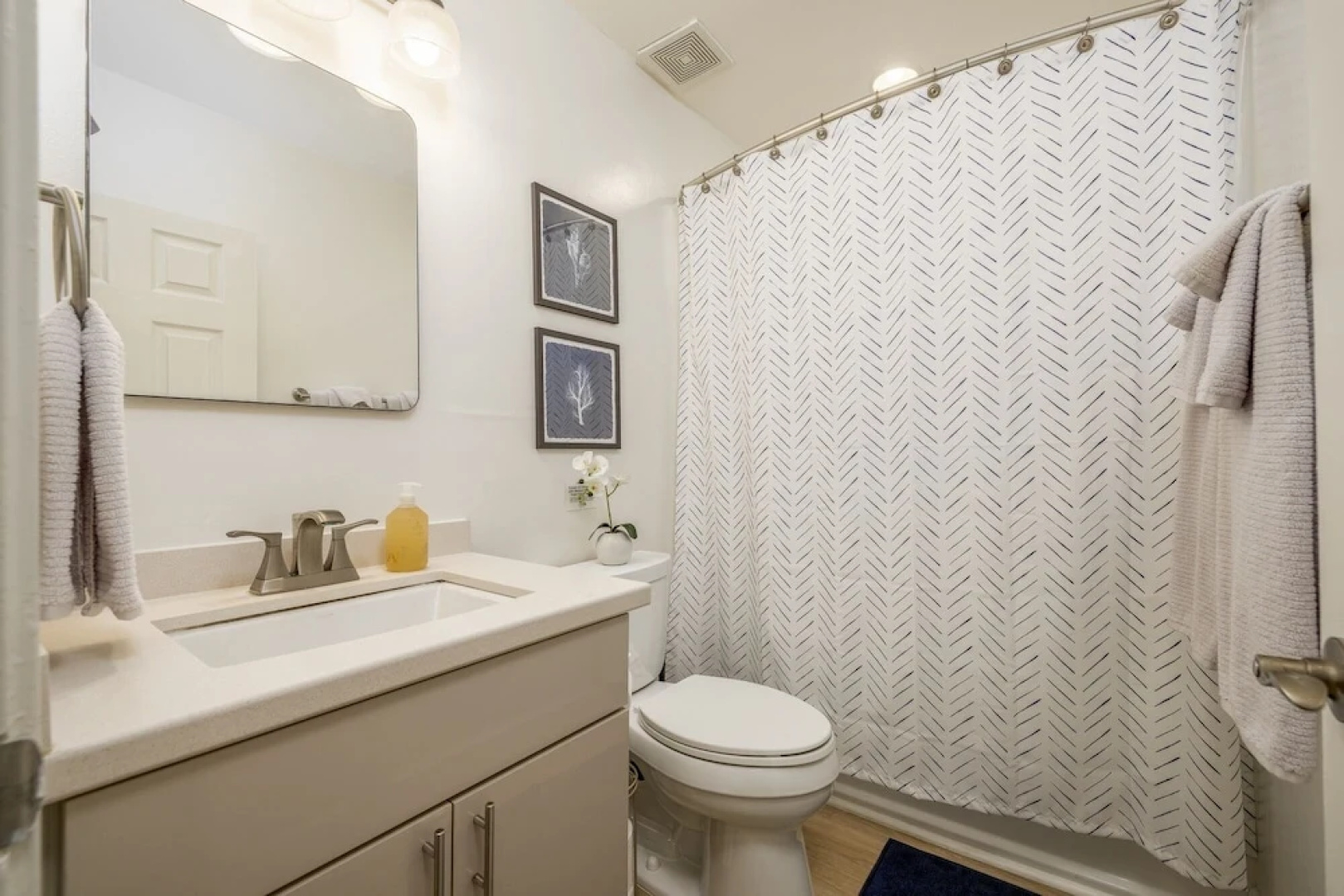 Kuic146w 1 Bedroom Condo by RedAwning