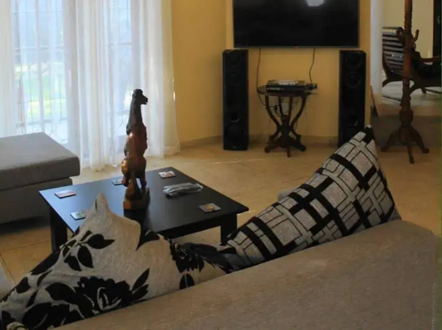 Mahakumara White House Hotel