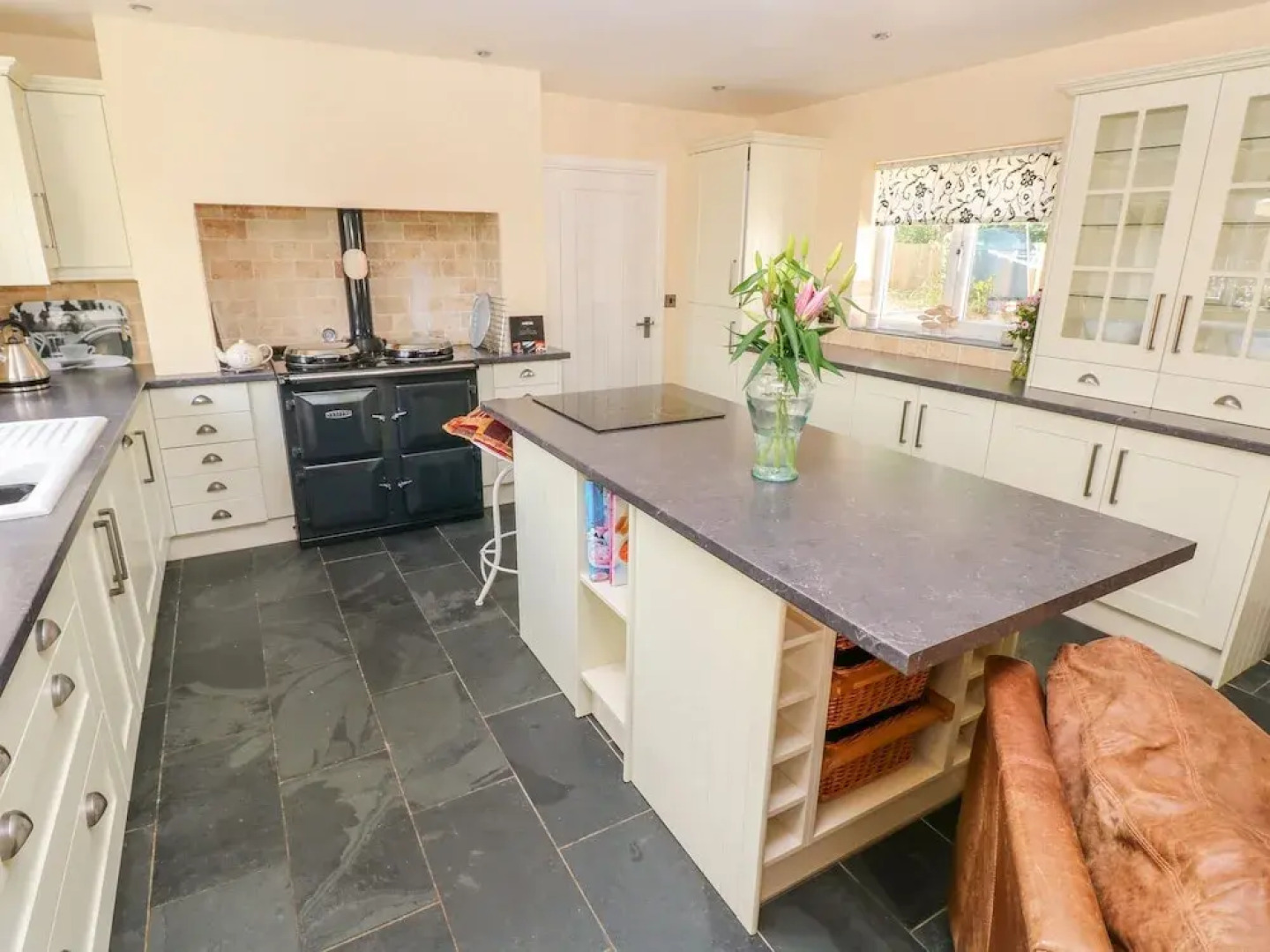 1 Homecroft Bungalows