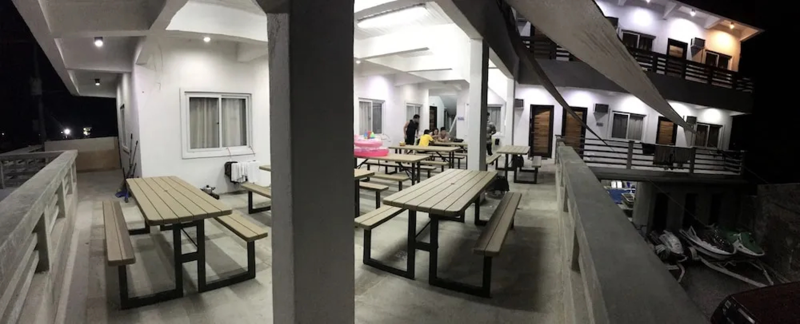 Seabreeze Beach Lodge