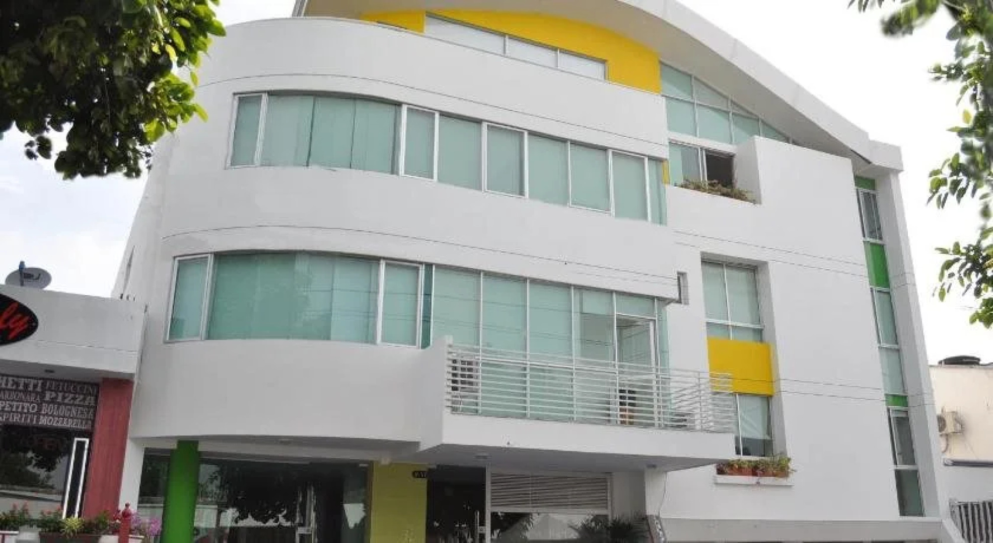 Pompatao Apartamentos & Suites