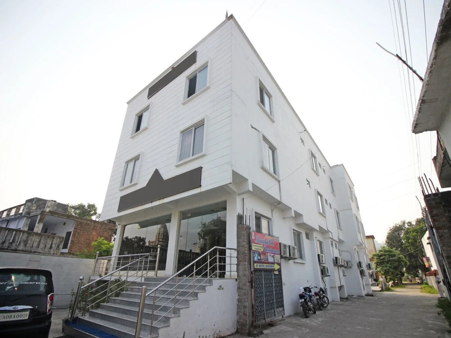 Oyo 9845 Hotel Kirti Heritage