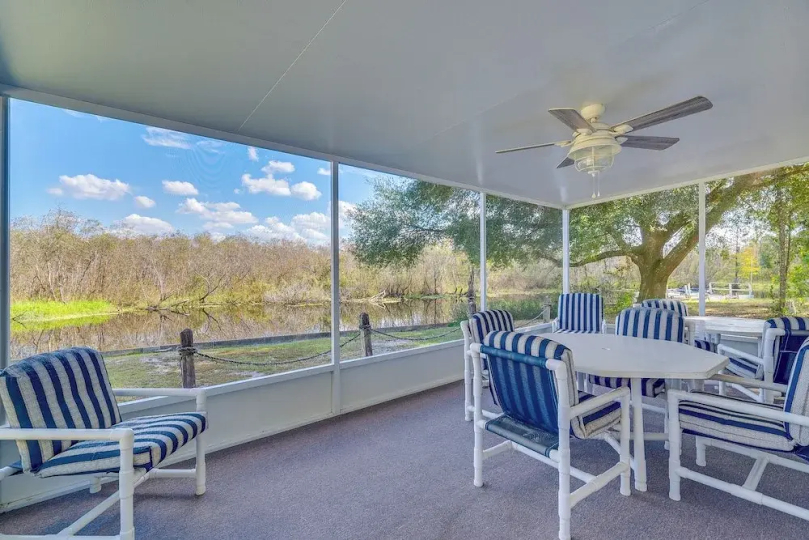 'laurel on the Lakes' Floral City Escape w/ Canoe!