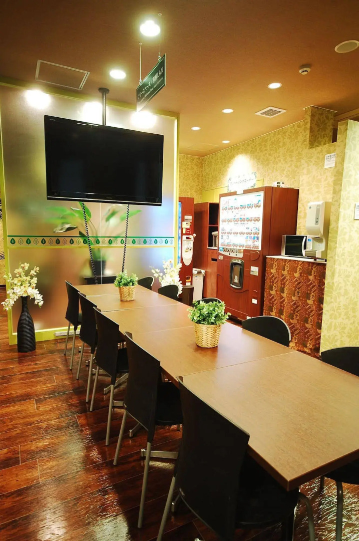 Anshin Oyado Shimbashi - Caters to Men