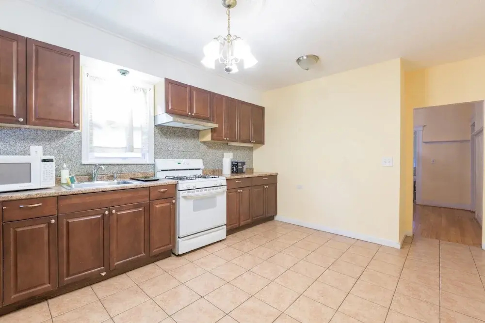 Airy Apartments by Starlight Suites