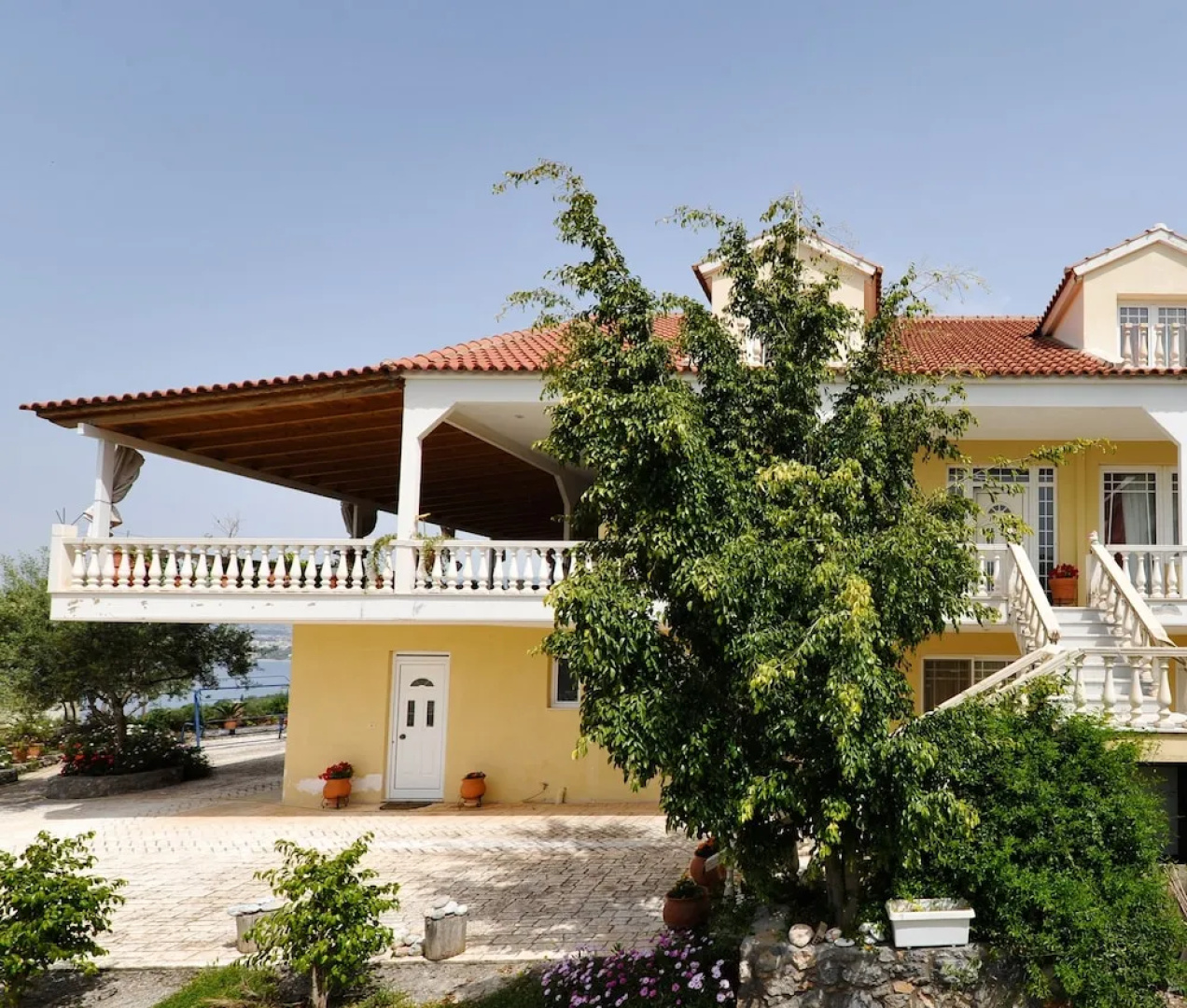 Verga Apartments & Suites