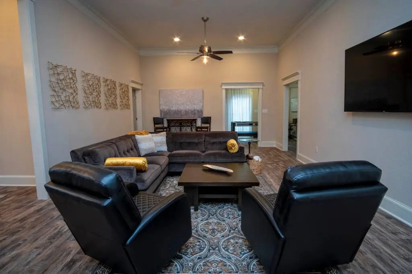 BRAND NEW Luxury Impressive House Near Downtown!