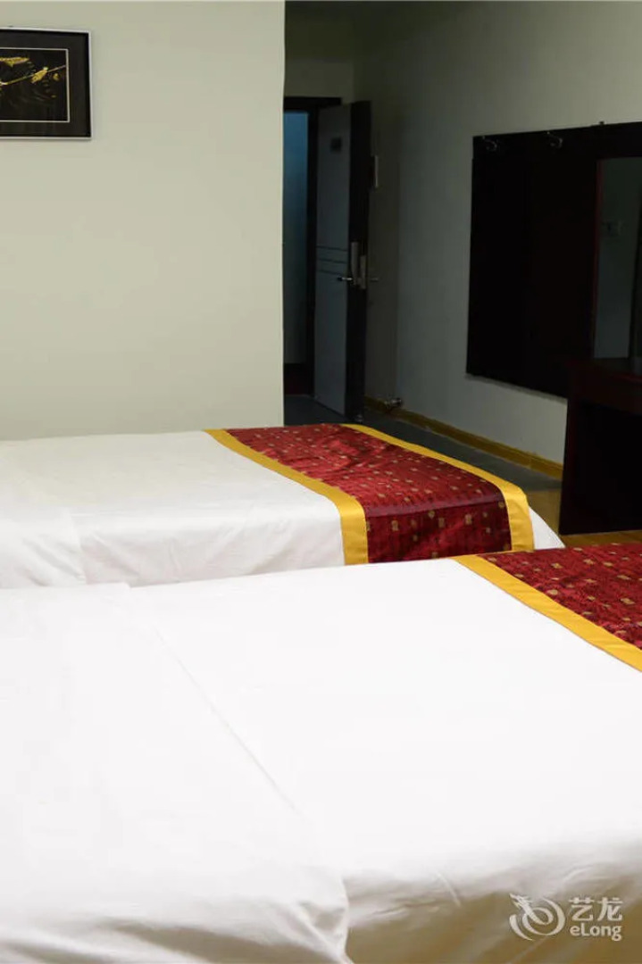 Xinyang Tianyi Express Hotel