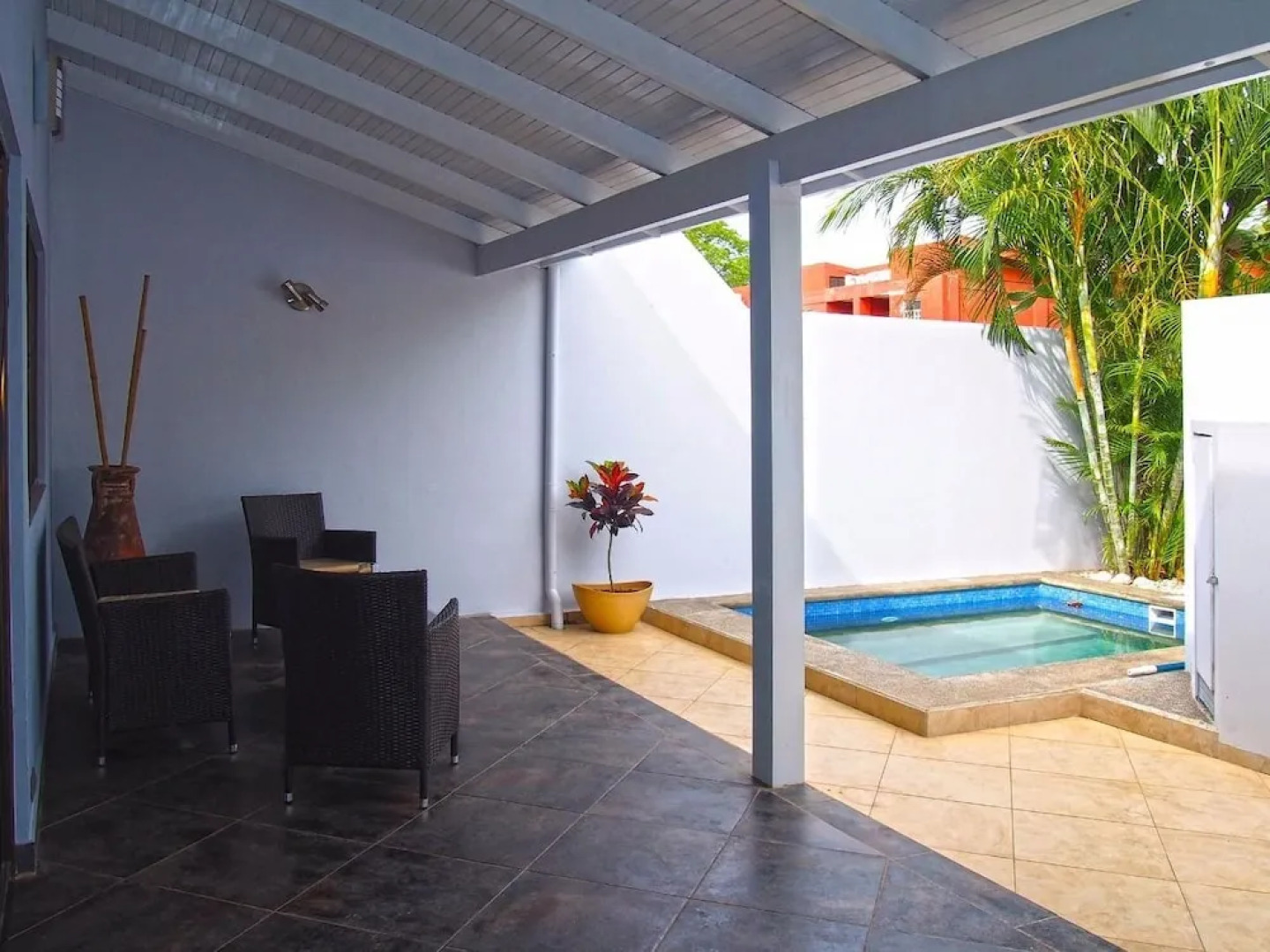 Villa Thoga Vacation Rentals & Tours