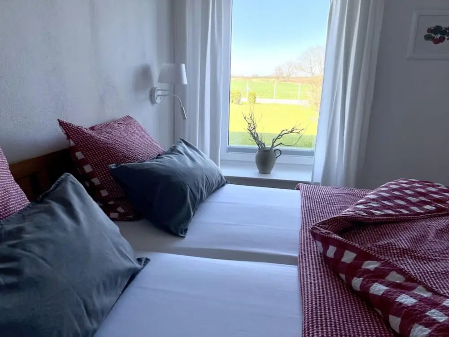 Spacious Apartment With Balcony