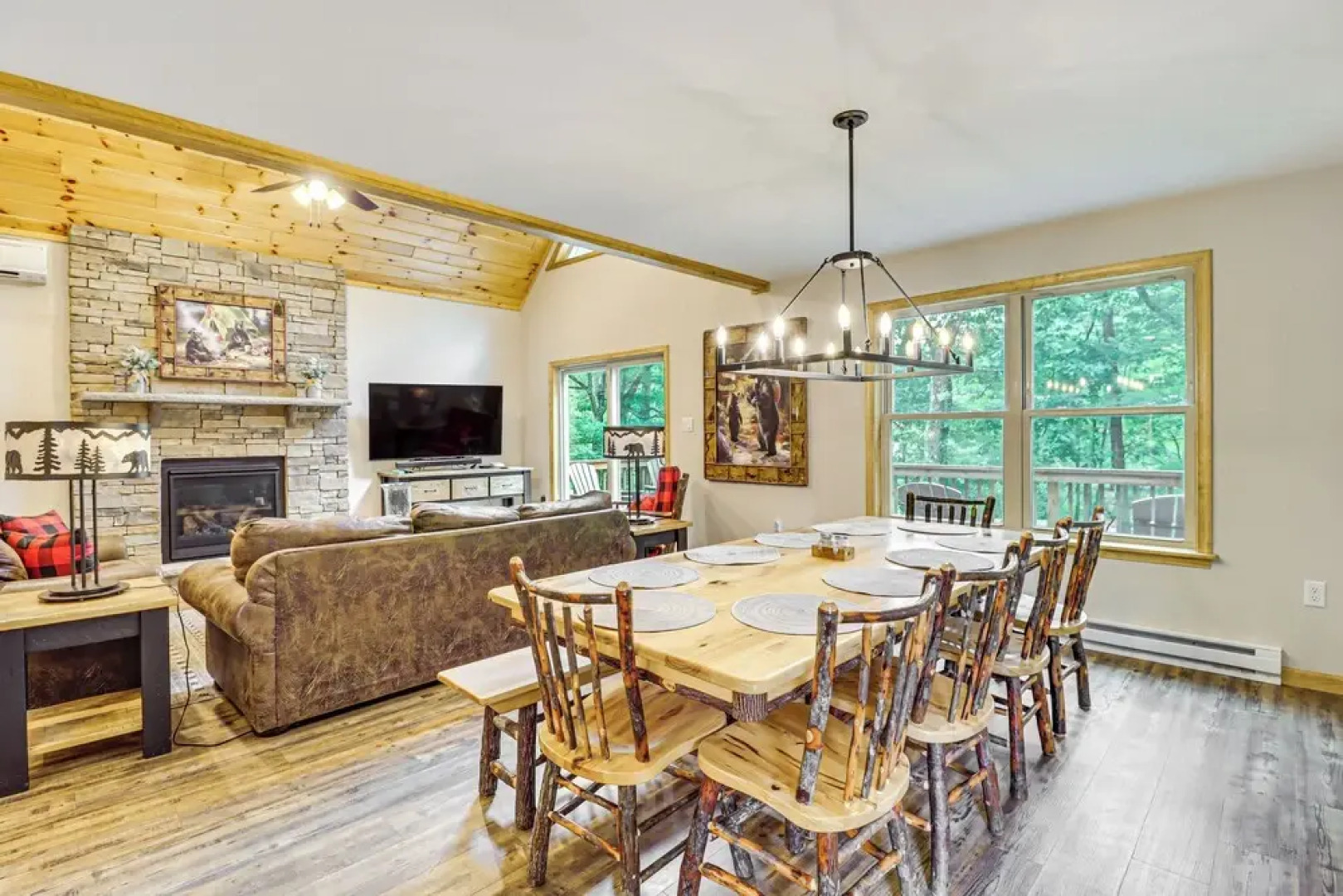 Forest Views & Hot Tub: Poconos Cozy Cabin