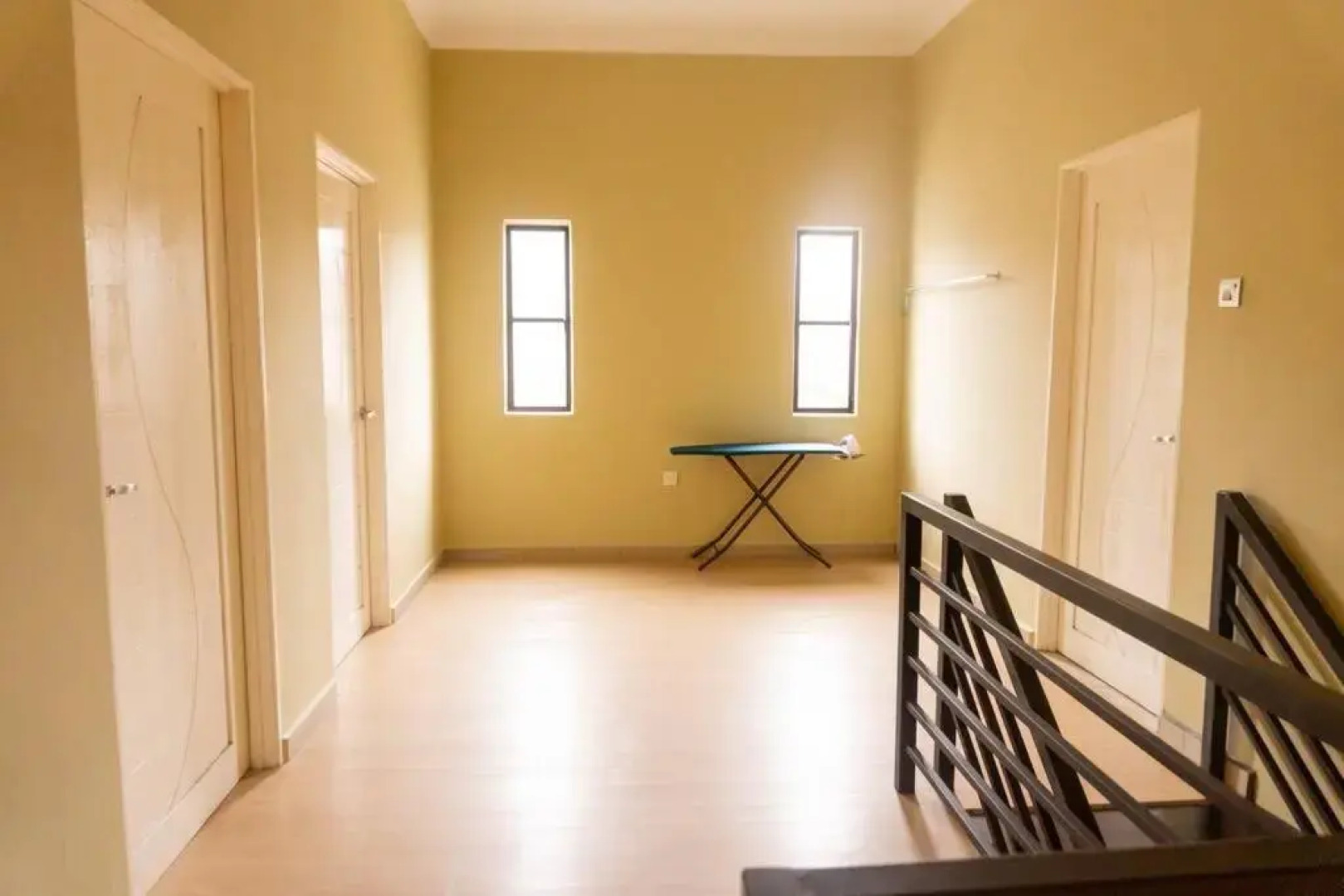 2 Storey Semi-D Homestay Nilai and KLIA, F1 Sepang with Pool