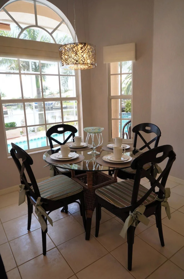 Lady Jane Pool/spa Home Close to Shopping and Restaurants 1049