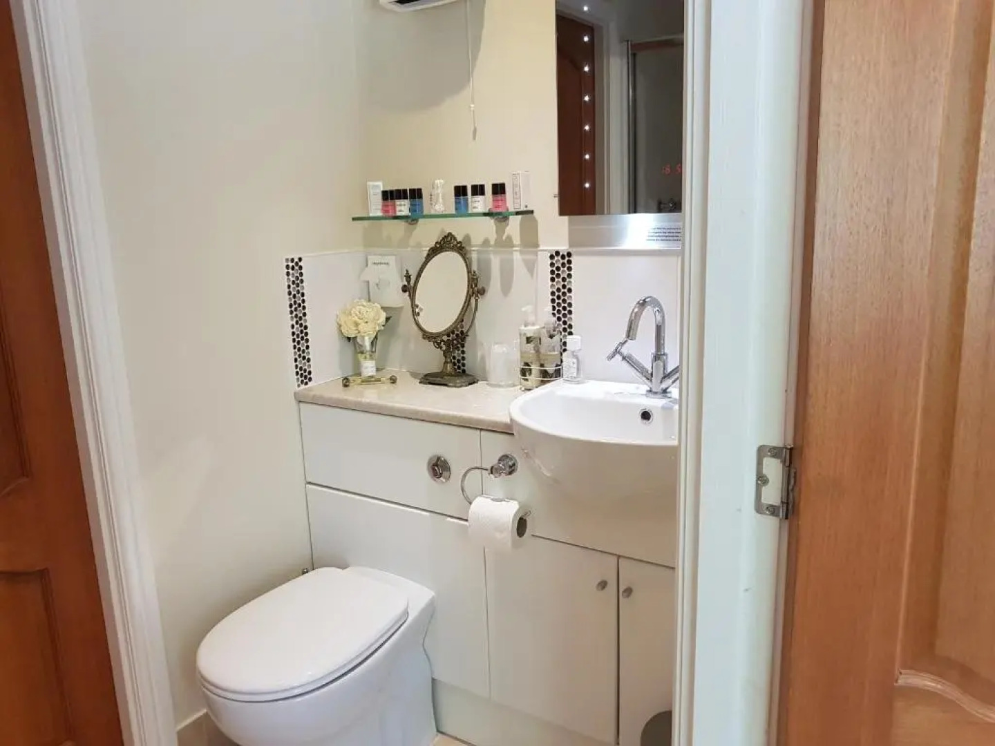 Lilyoak Bed & Breakfast