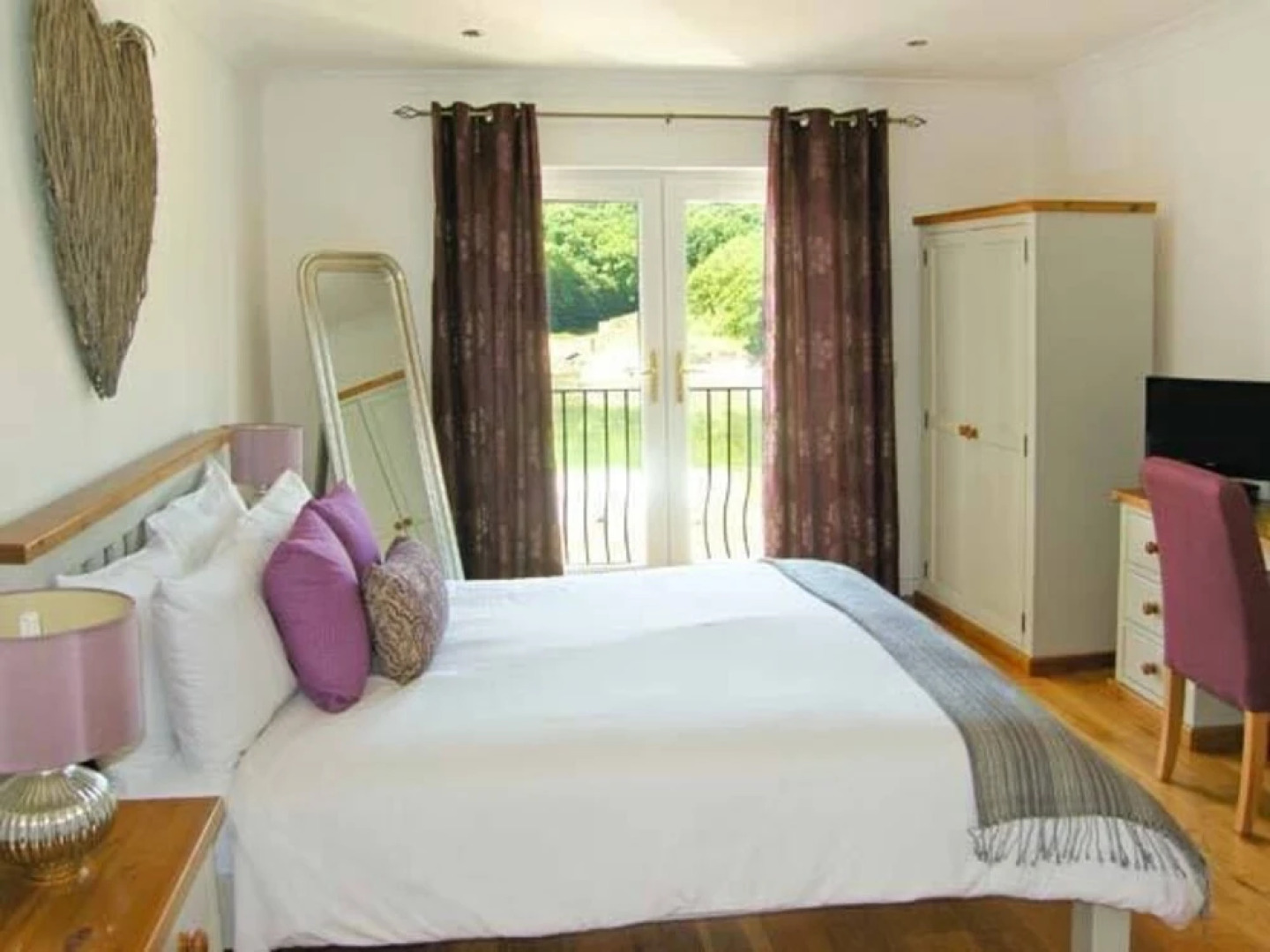 Heron, Milford Haven