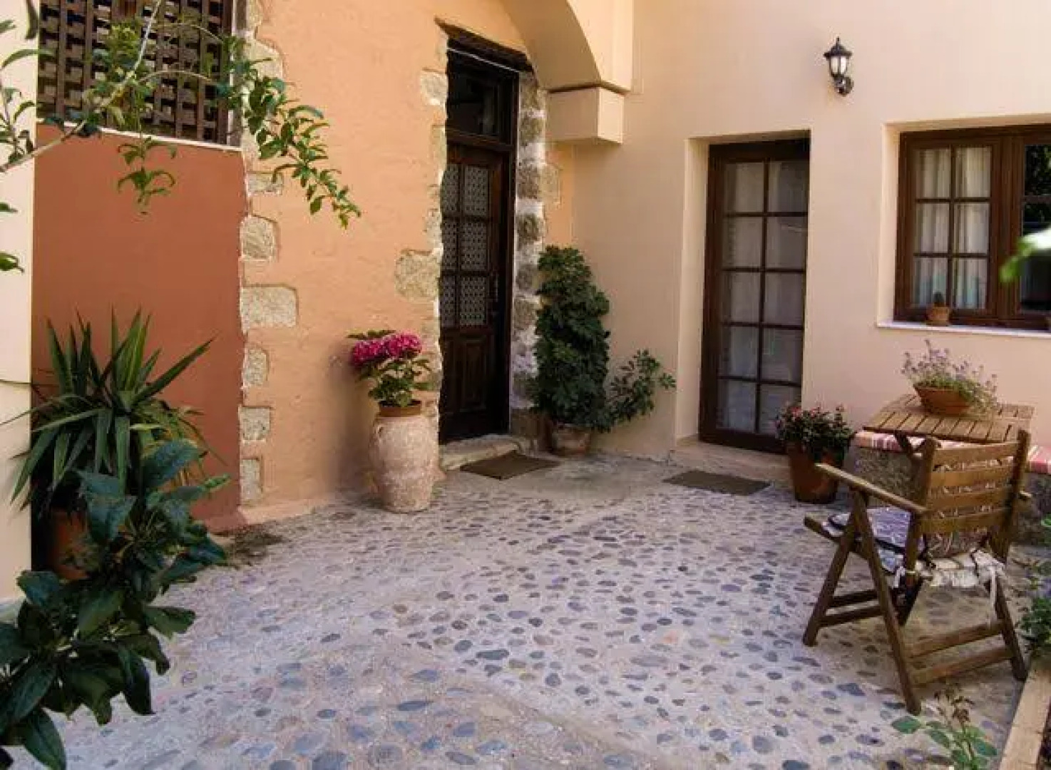 Rea Studios & Apartments