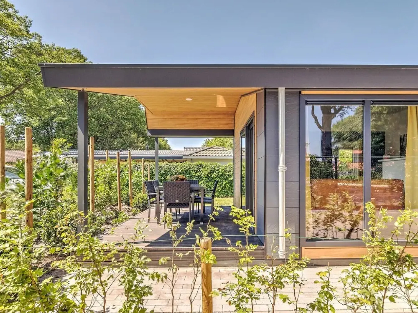 Beautiful Bungalow with Hot Tub in Kaatsheuvel