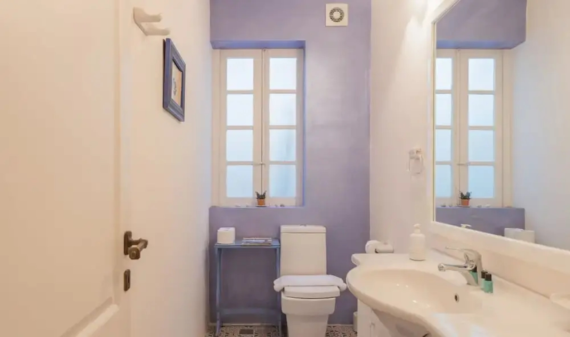 Eclectic Apartment With Incredible Harbour Views