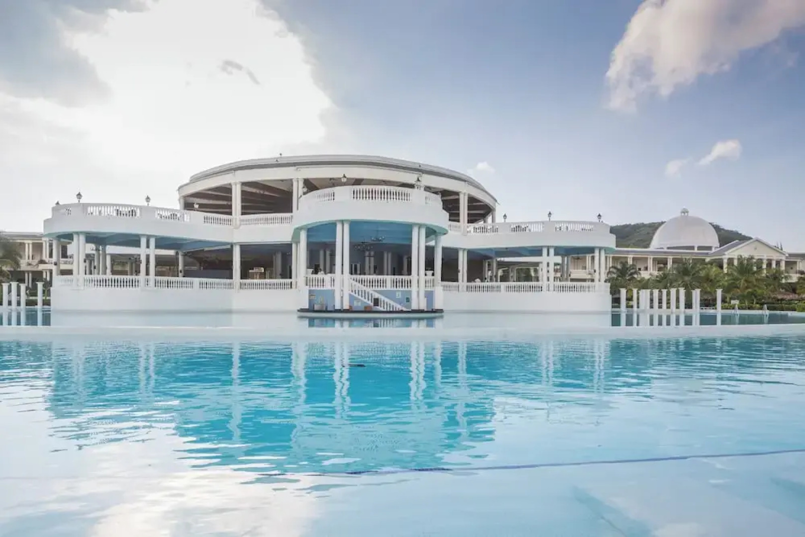 The Signature Level At Grand Palladium Lady Hamilton Resort & Spa